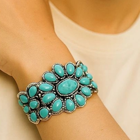 Turquoise and silver plated cuff bracelet - Picture 1 of 6